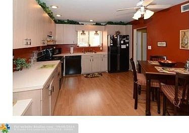 2nd image of 253 Jacaranda Dr #32
