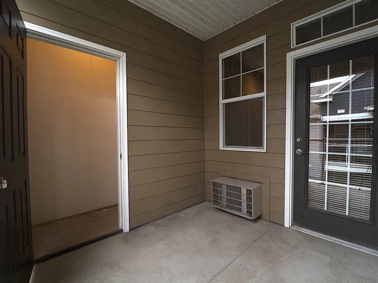 Artisan Apartments — Photo 12