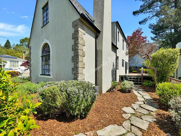 81 Elm Ave — Photo 39