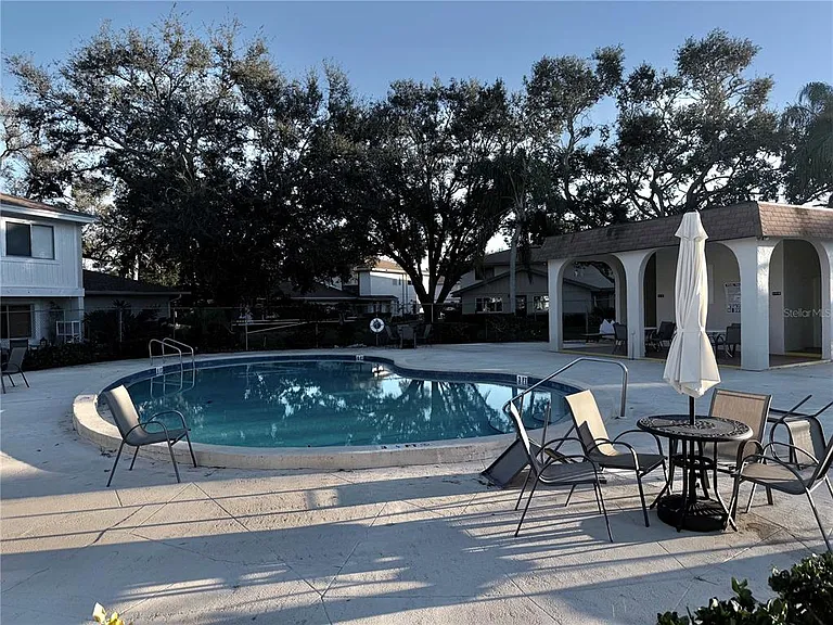 3707 Pine Cone Cir — Photo 17