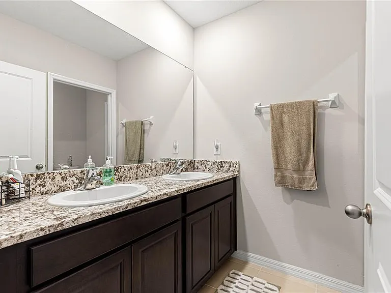 8142 SW 59th Ave — Photo 34