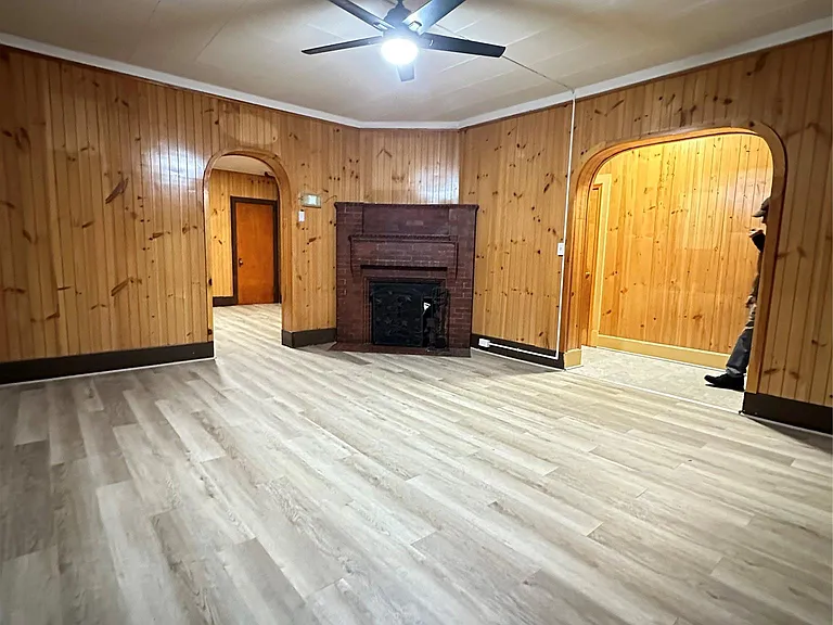 9 Elizabeth St #1 — Photo 10