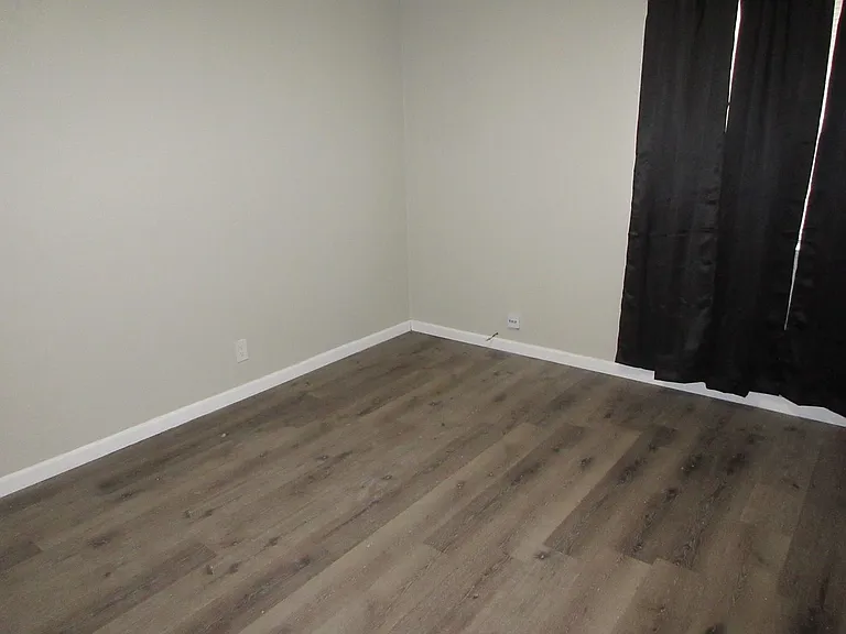 513 E Ridgecrest Blvd — Photo 11