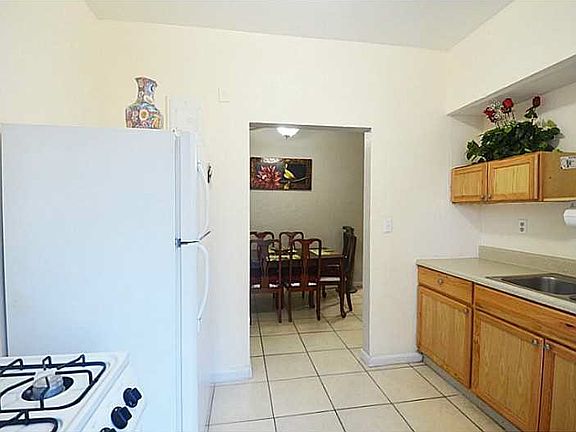 5th image of 6727 Indian Creek Dr