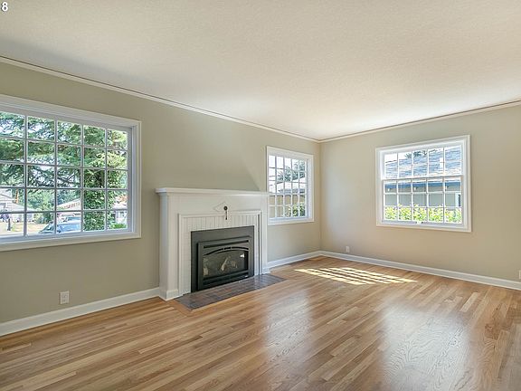 5th image of 4104 SE Harvey St