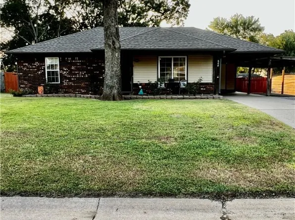 608 Eastgate Dr, Charleston, AR 72933