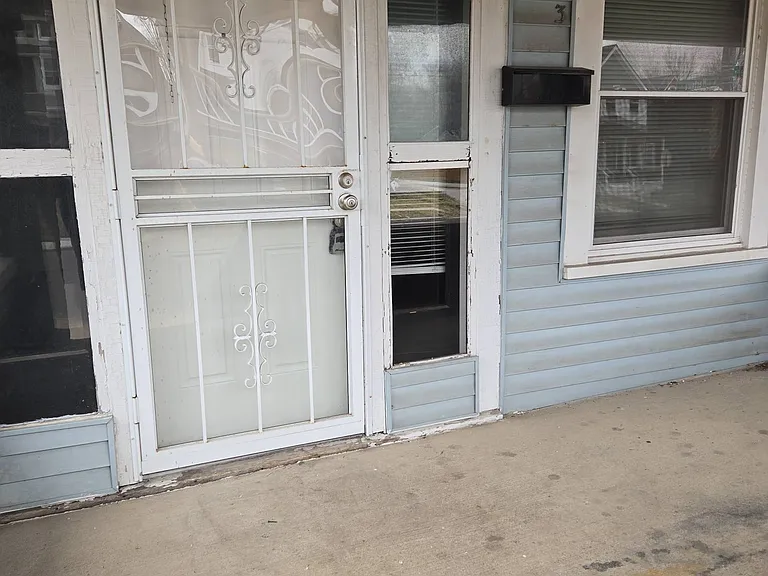 303 N State Ave — Photo 5