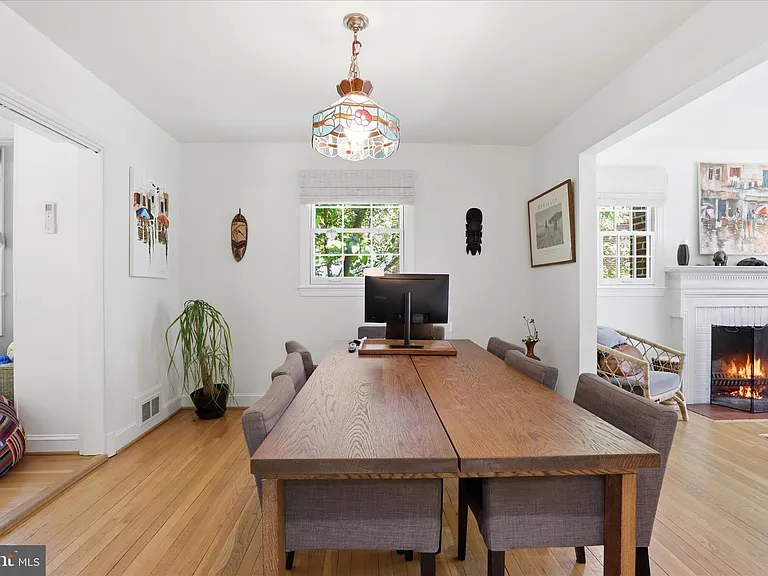 3221 Coquelin Ter — Photo 10
