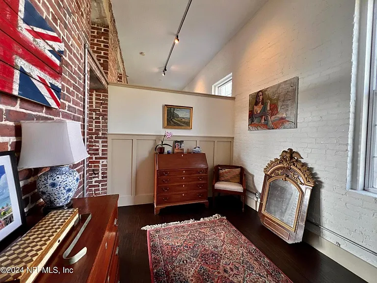 1951 N Market St #3 — Photo 8