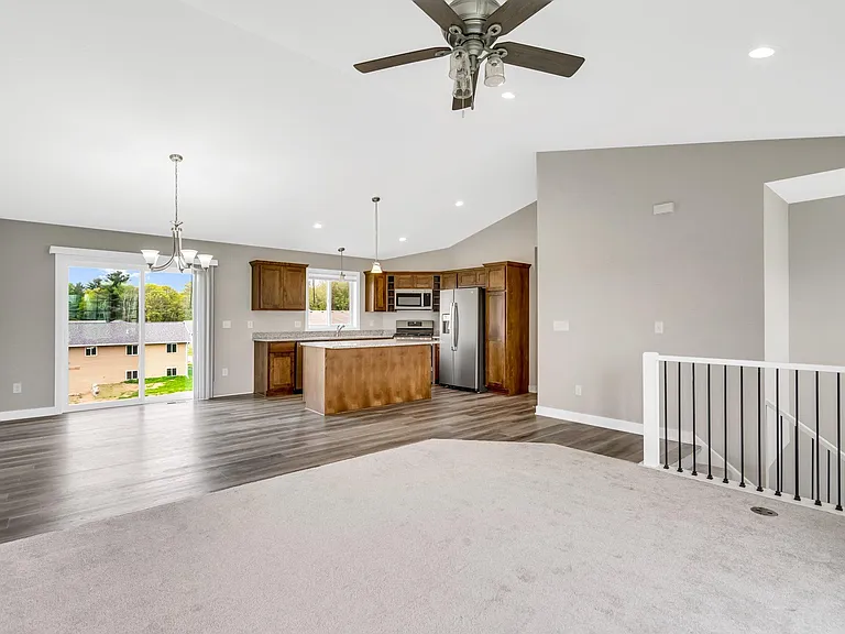 335 Cypress St — Photo 9