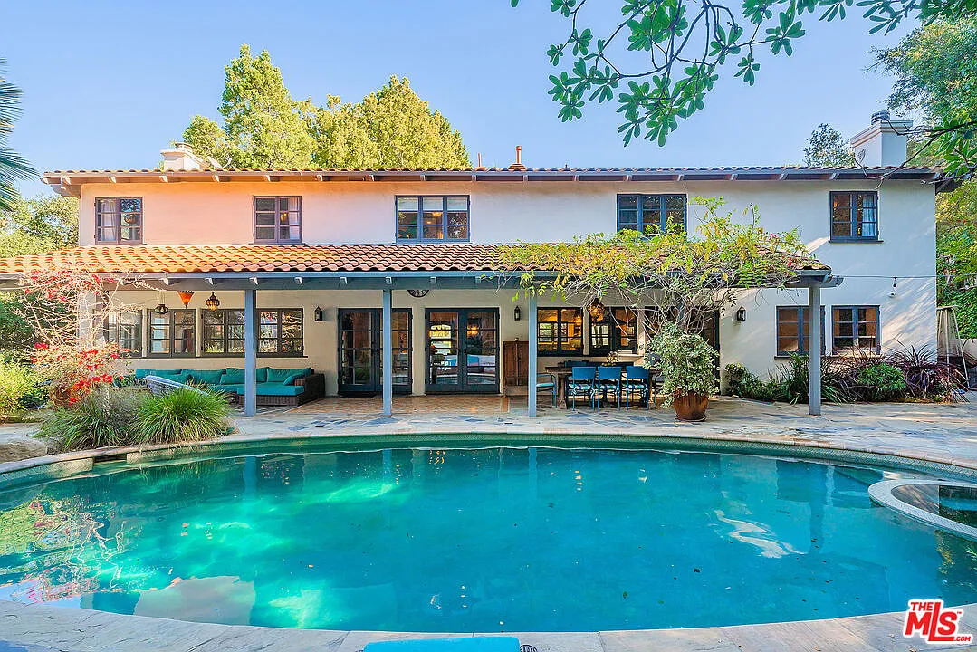 6 bed, 6.5 bath, 5200 sqft, $25,000 — Photo 1