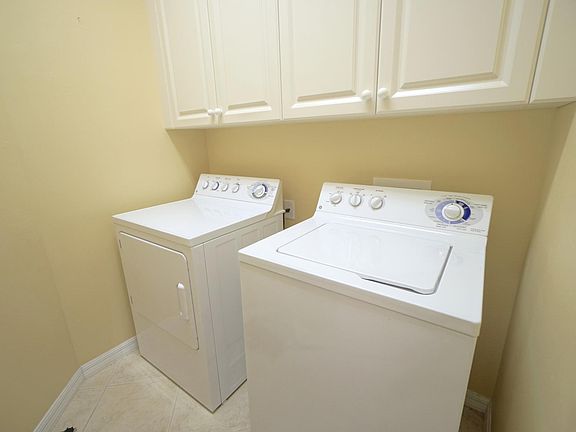 2nd image of 661 Waterside Cir