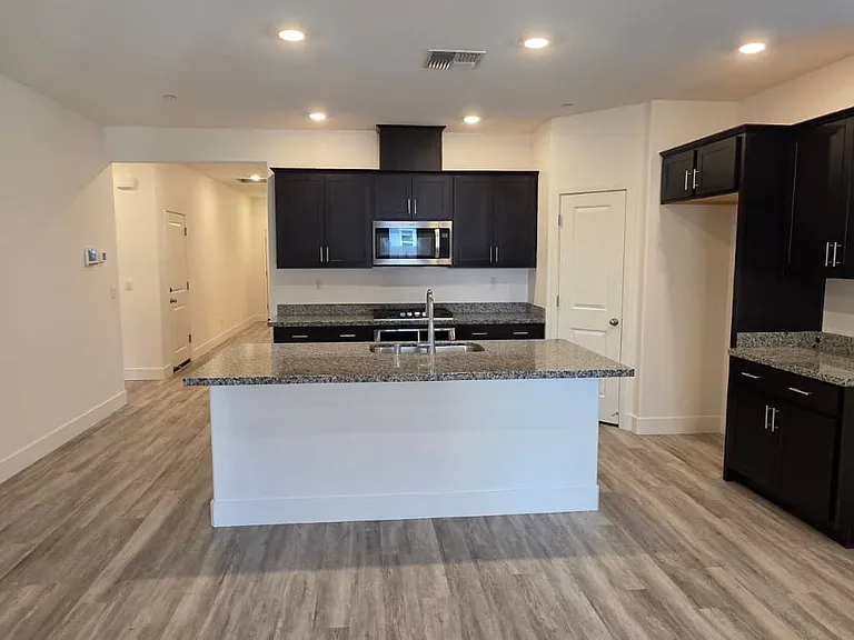 816 Loon St — Photo 5