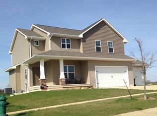 5201 Hay Field Dr SW, Cedar Rapids, IA 52404