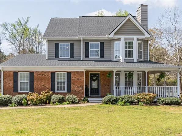 3598 Natalie Ct, Loganville, GA 30052