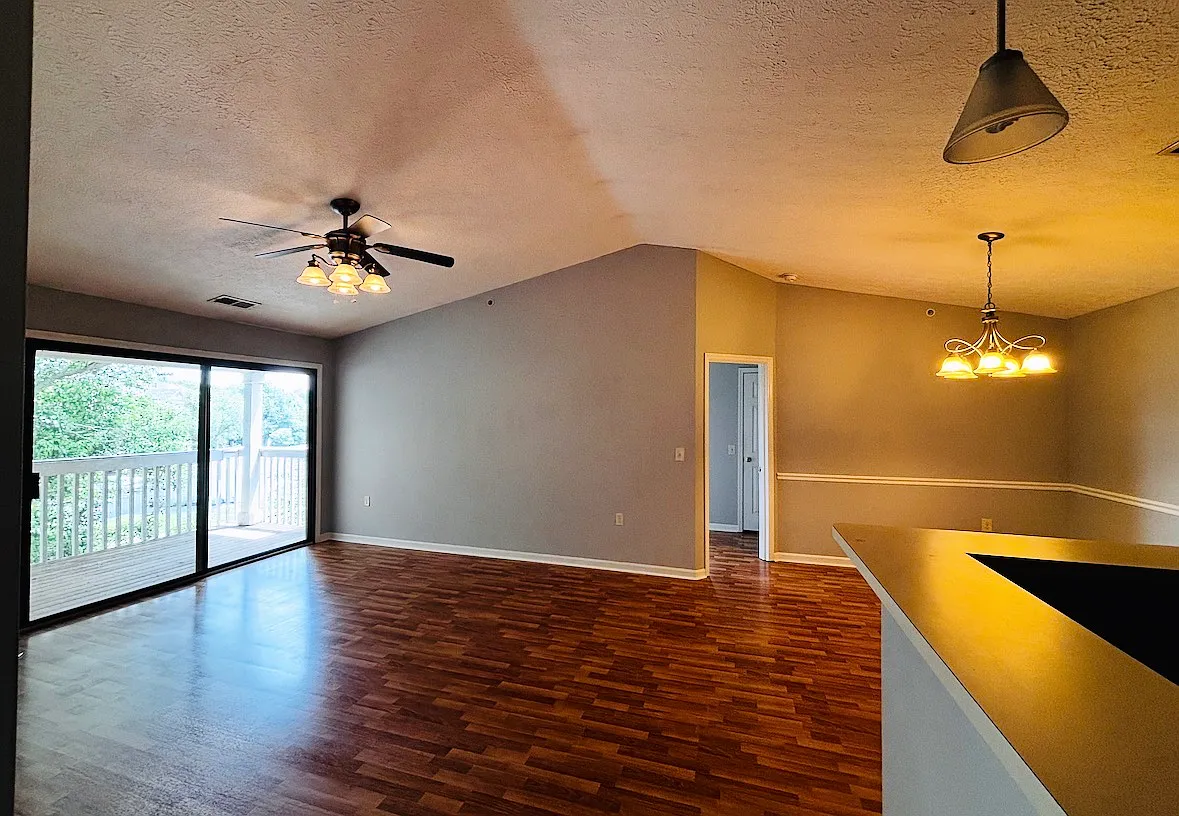 2 bed, 1093 sqft, $1,500 — Photo 4