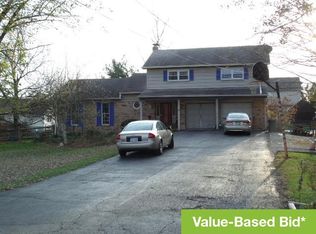 953 Paxton Rd, Loveland, OH 45140