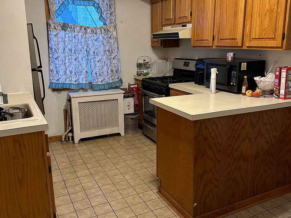 2nd image of 325 79th St APT 24
