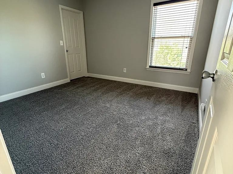 101 Silverspring Pl — Photo 33