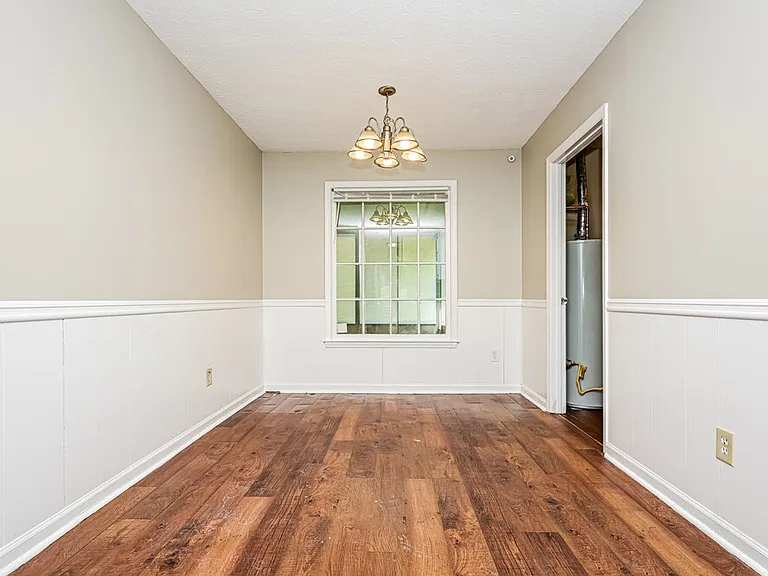 1161 Salisbury Trl — Photo 4