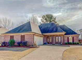 713 Creston Dr, Byram, MS 39272