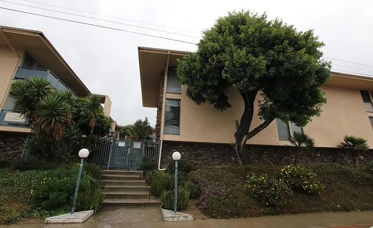 2300 Mountain Ave #6 — Photo 1