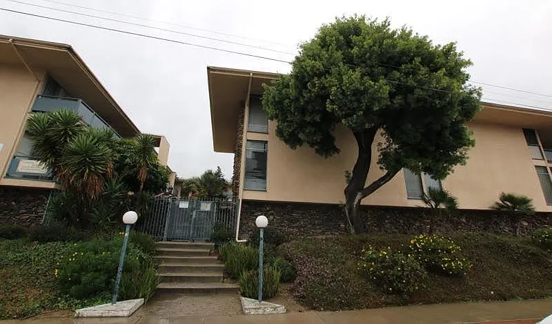 2300 Mountain Ave #6
