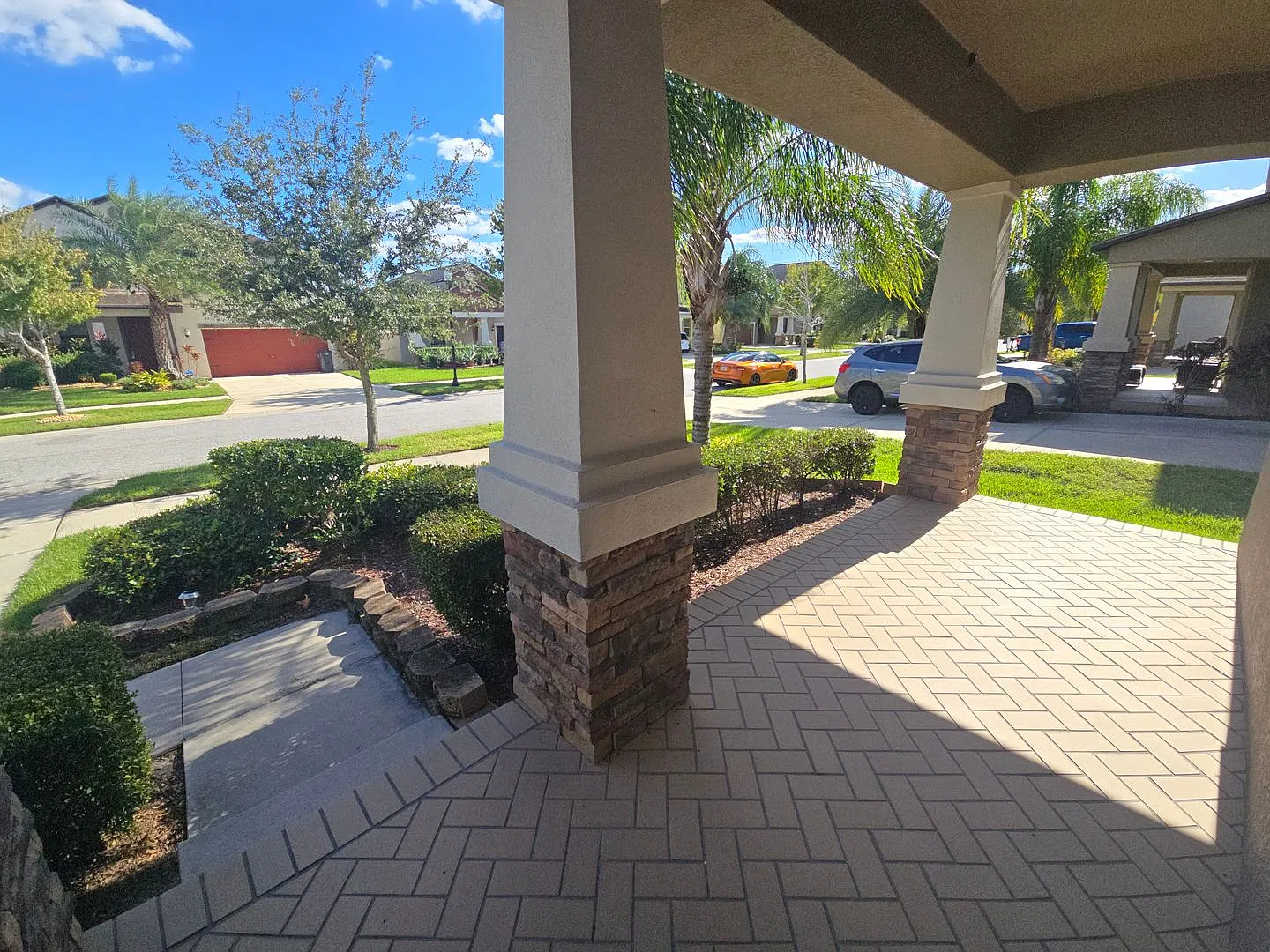 Gorgeous 4-Bedroom, 3-Bathroom In Riverview — Photo 4