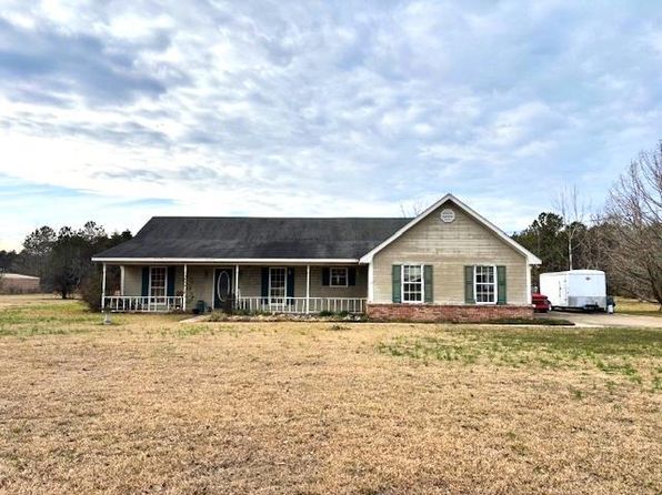 3165 Old Wolfe Rd, Caledonia, MS 39740