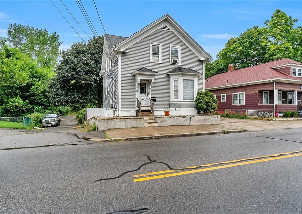 1st image of 25 Glenbridge Ave
