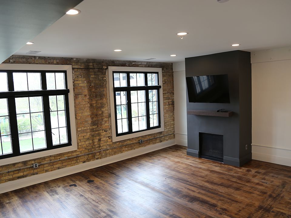 1st image of 121 Michigan Ave W