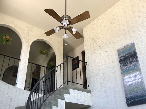 Foyer Stairway to 2nd Floor