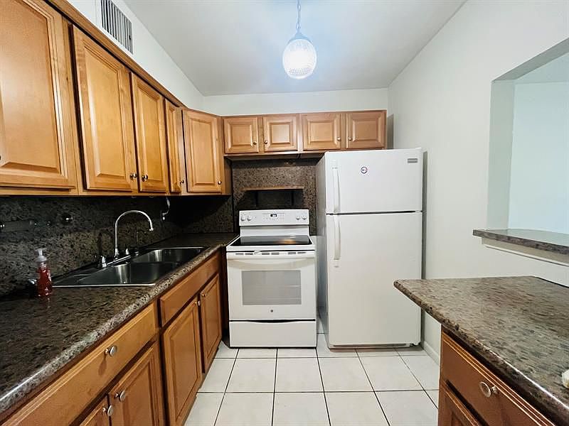 1st image of 50 Waltham E #C