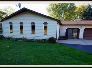 4436 Peet St, Middleport, NY 14105