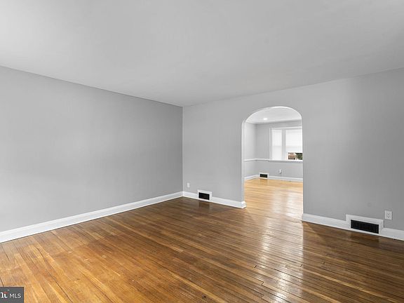 3rd image of 1607 Stonewood Rd