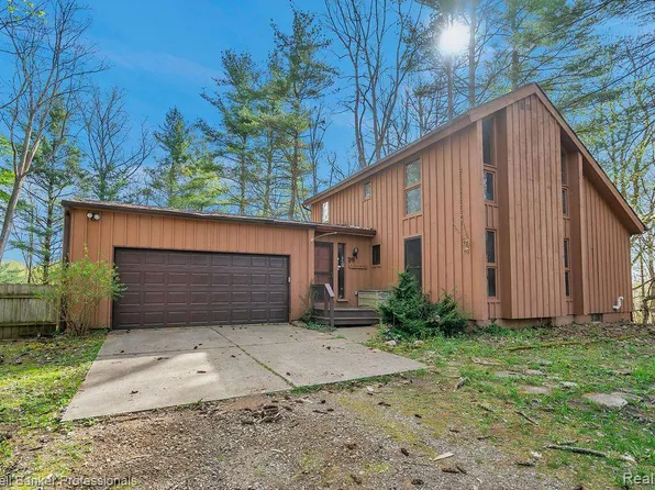 2720 Oak Grove Rd, North Branch, MI 48461