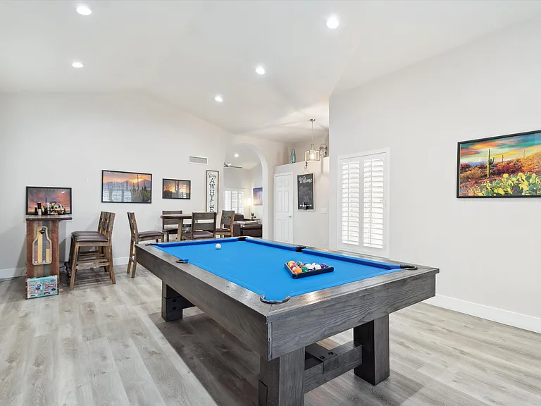 4637 E Fernwood Ct — Photo 1