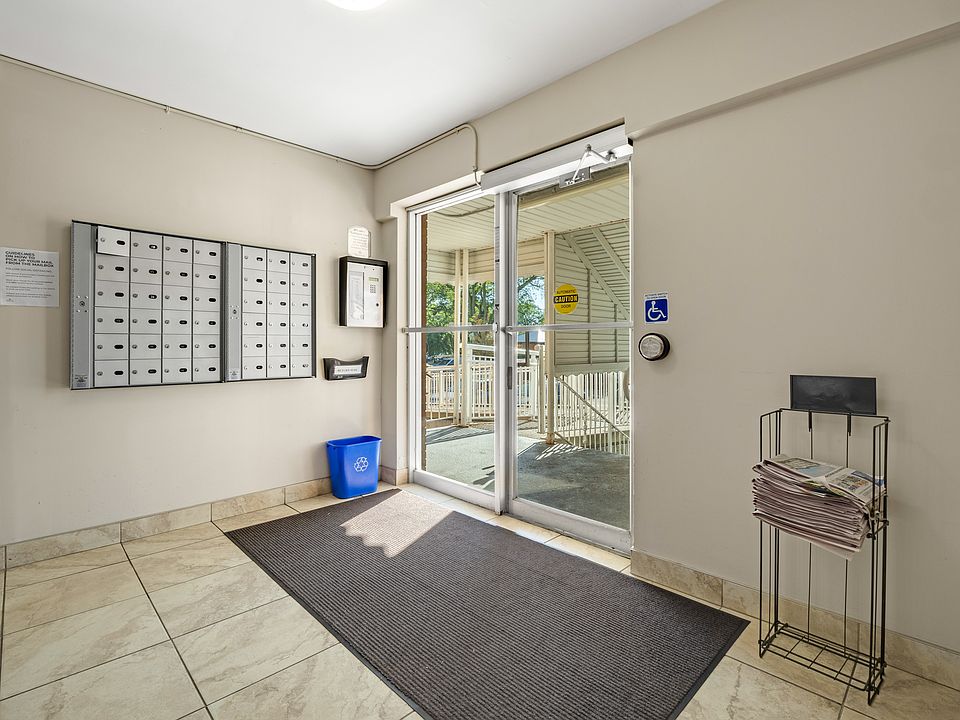 1st image of 211 Buckingham Rd #1552802