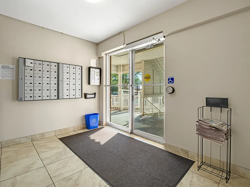 211 Buckingham Rd