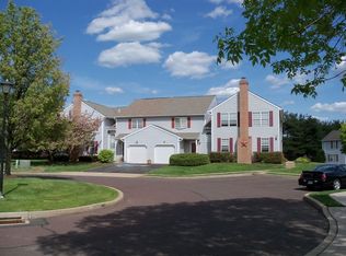 302 Beacon Ct, Lansdale, PA 19446