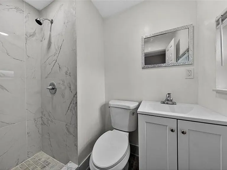 1541 NW 7th Ter — Photo 14