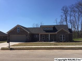 224 Magnolia Glen Dr, Huntsville, AL 35811