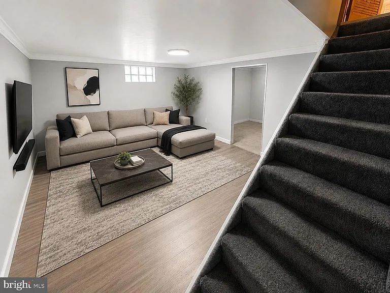 1407 Wall Ave — Photo 2