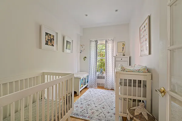 Sold by Compass | media 21