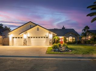 2142 Sageway Dr, Redding, CA 96003
