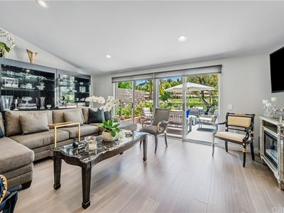 23052 Park Sorrento, Calabasas, CA, 91302