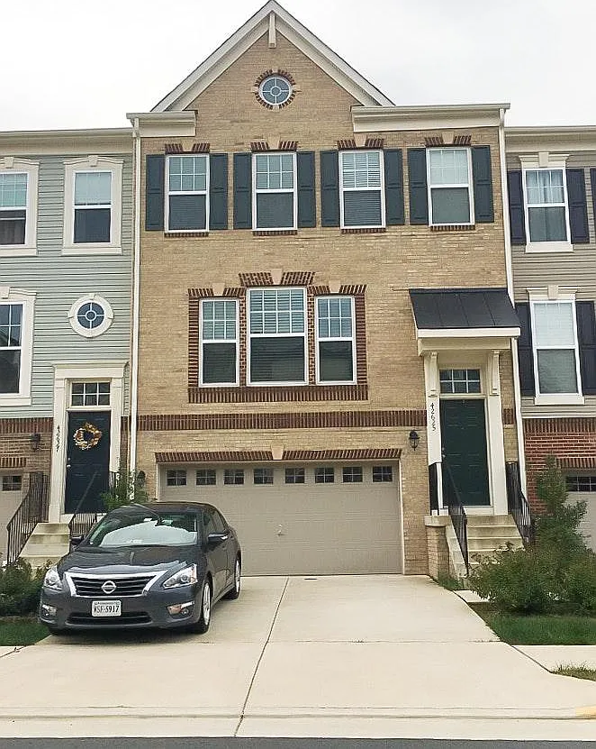 42625 Beckett Terrace — Photo 1