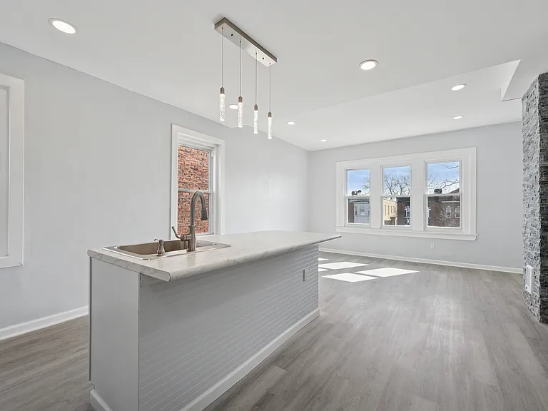 5031 Walnut St #3 — Photo 4