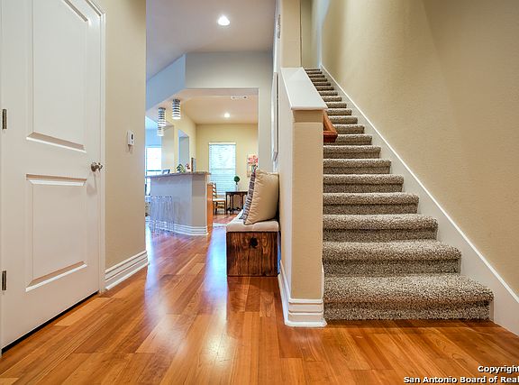5th image of 215 North Ctr