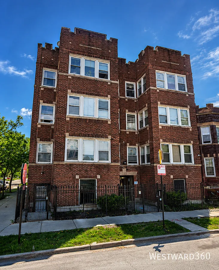 Building Photo - 3901 W Jackson Blvd #2E